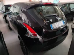 Lancia Ypsilon pieno