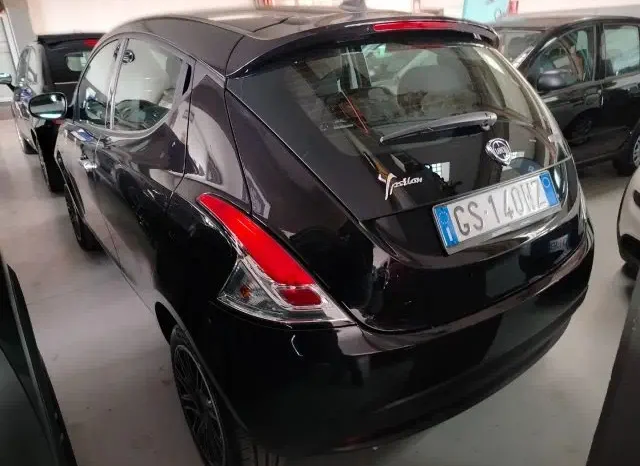 Lancia Ypsilon pieno