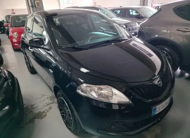 Lancia Ypsilon pieno